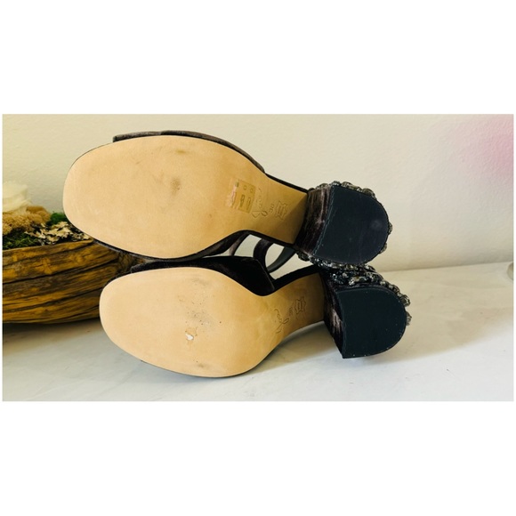 Joie Lafayette Heeled Velvet Sandal - Picture 11 of 12